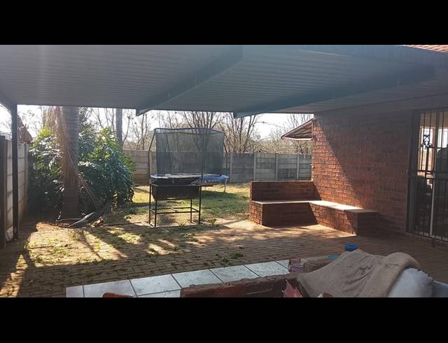 4 BEDROOM HOUSE FOR SALE IN RANDPOORT